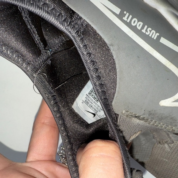 NIKE $55 Boys Youth Size 1 Gray White Flex Slip On No Laces Sneakers #37 - Picture 5 of 5